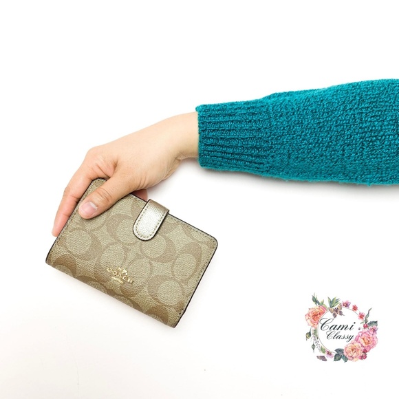🌷CamiClassy Bags🌷 Coach Corner Zip Wallet - Picture 1 of 3